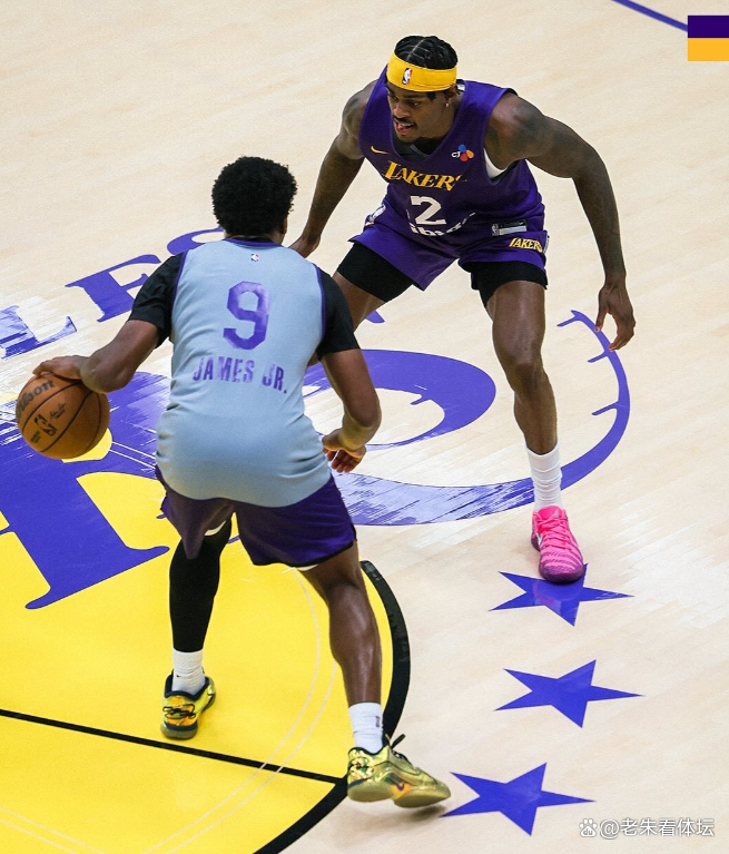 关于转会期体能课后，洛杉矶湖人更衣室发声备战NBA总决赛，悬念犹存，训练强度明显提升的信息