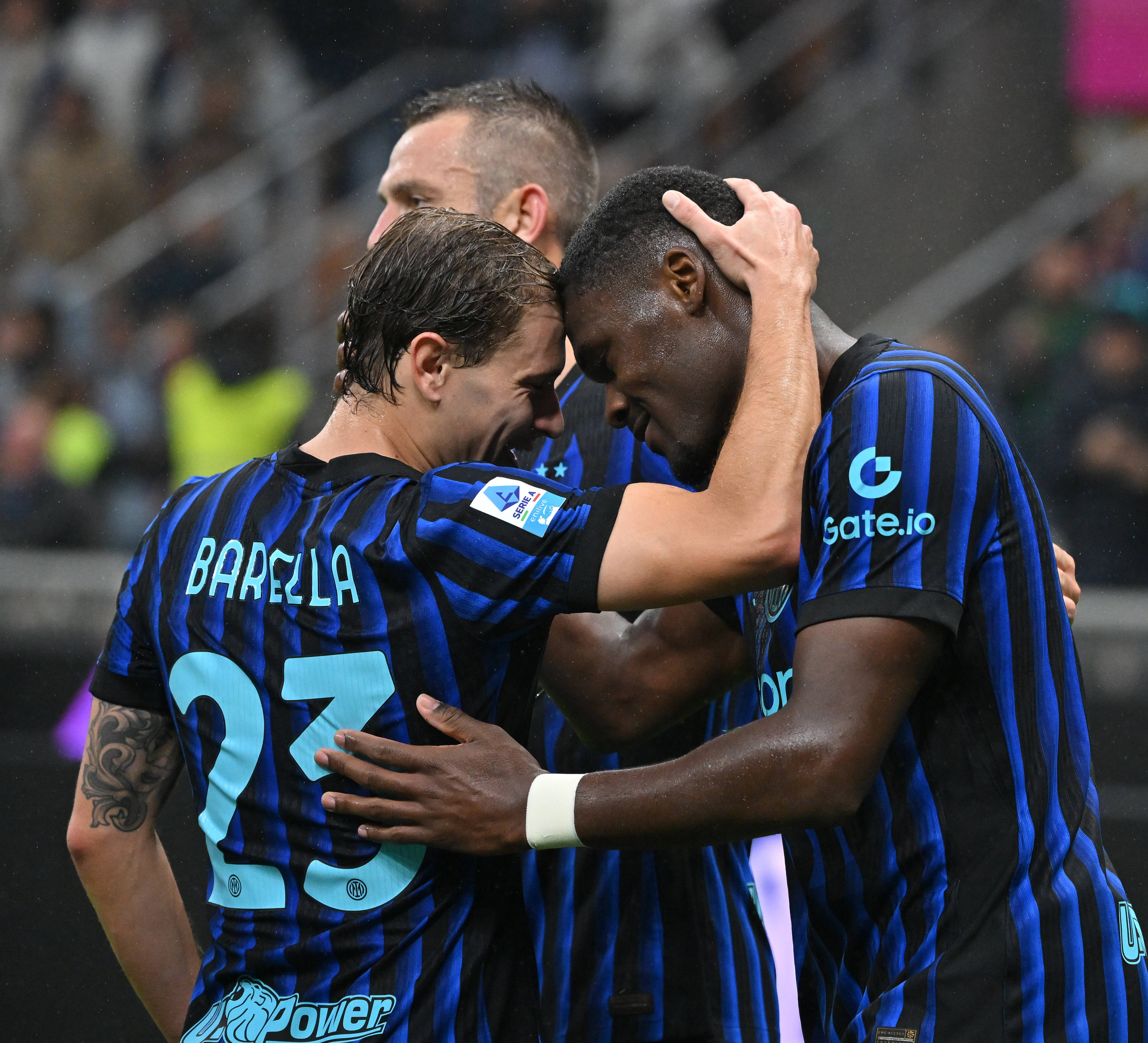 里程碑夜！AC米兰豪取连胜，意甲今晨刷纪录，更衣室稳定，细节决定成败