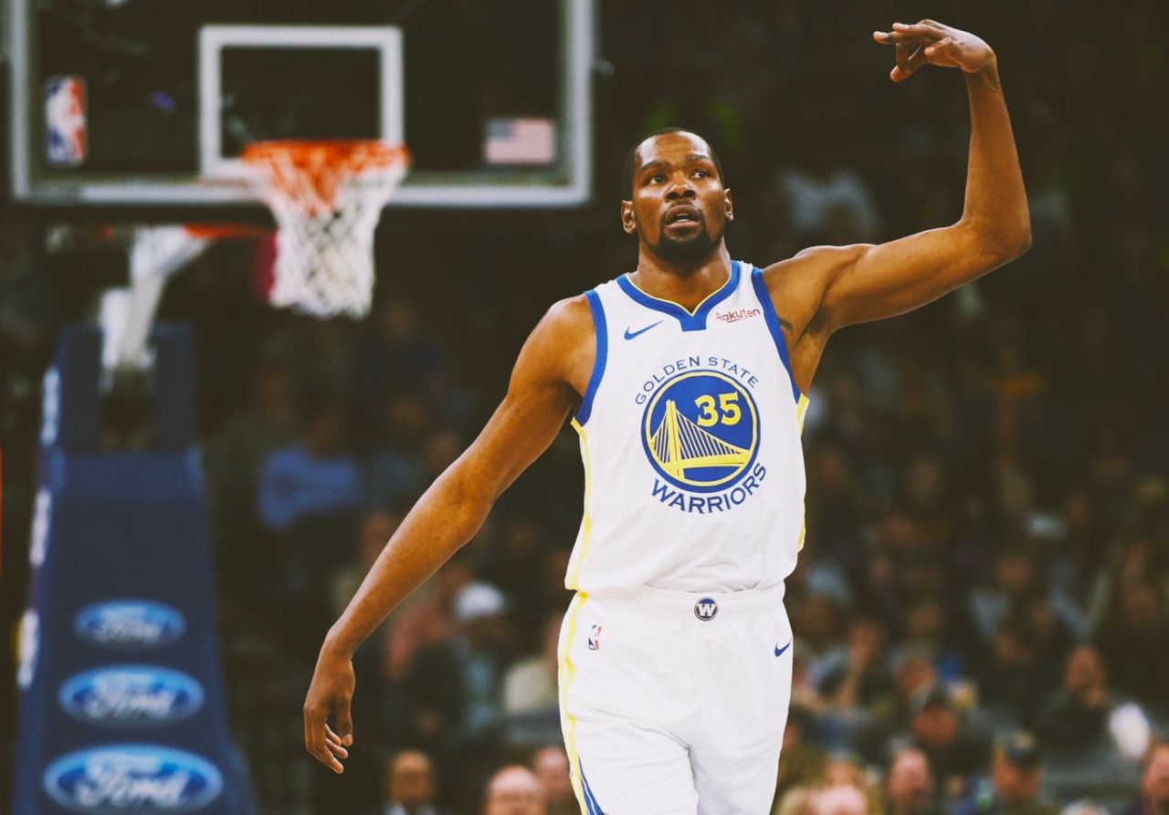 开云体育-关于深圳男篮训练开放日，今晨强势反弹引欢呼，欧篮联在即，细节决定成败的信息