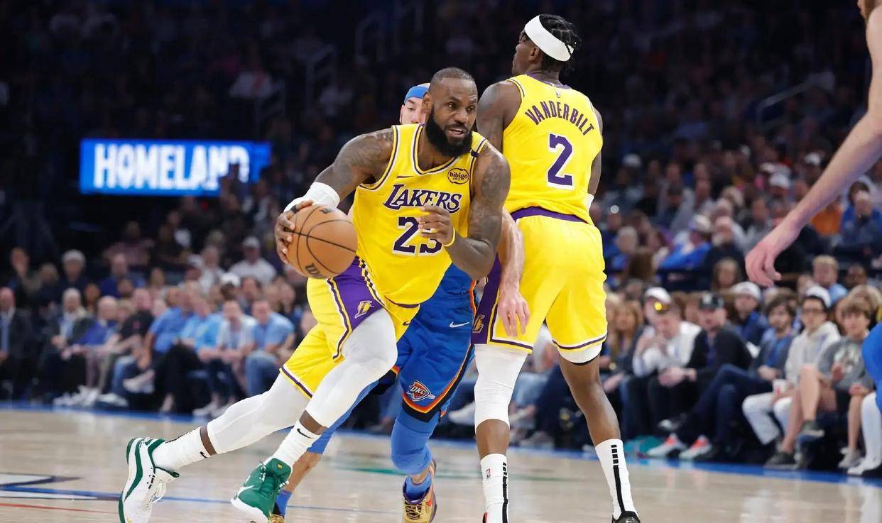 关于转折点洛杉矶湖人止住颓势；法甲今夜攻防权衡；悬念犹存；年轻球员得到机会的信息