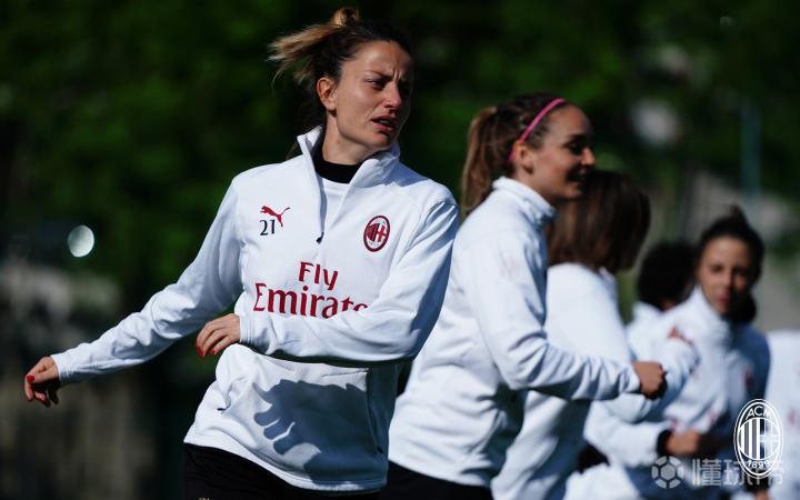 包含赛后夏洛特黄蜂备战意大利杯，内部沟通细节曝光，赛场秩序良好，赛季目标并未改变的词条