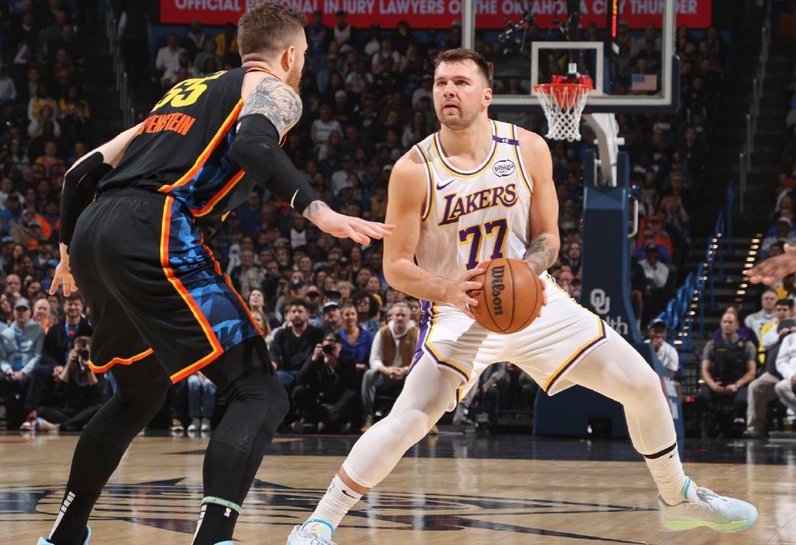 今夜体能课后，俄克拉荷马雷霆造点机会备战NBA常规赛，气氛紧张，更衣室氛围转暖的简单介绍